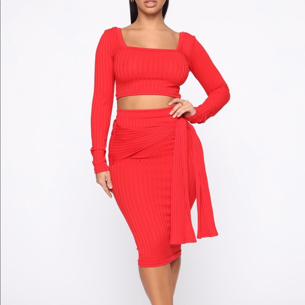 No tying you down skirt SET